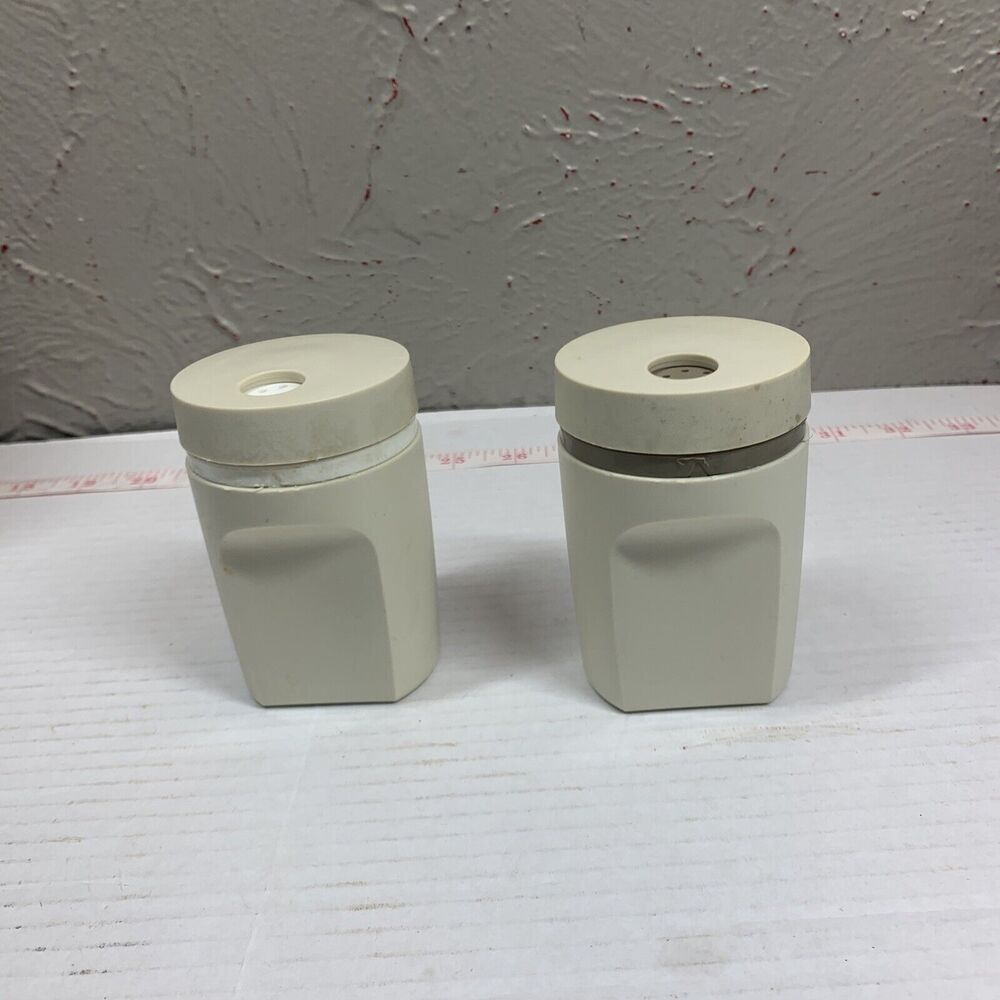 VIntage Tupperware‎ Salt And Pepper Shakers Set Almond Beige 1471